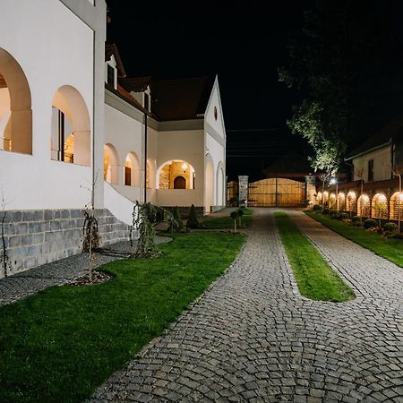 Molnos Kuria Pension Корунд Екстер'єр фото