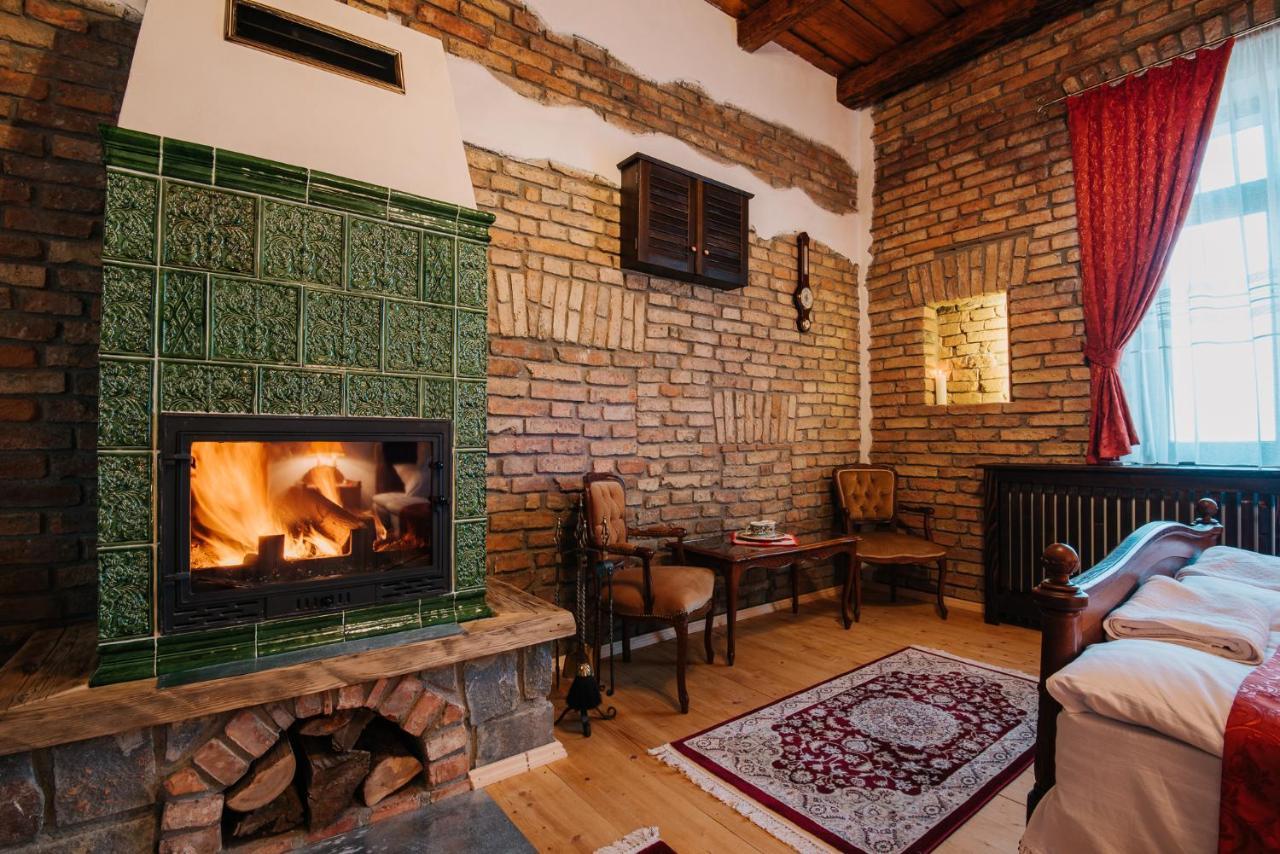 Molnos Kuria Pension Корунд Екстер'єр фото